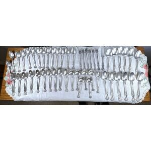 1847 Rogers Bros Vintage Grape Silverplate Flatware Set 97 Pieces